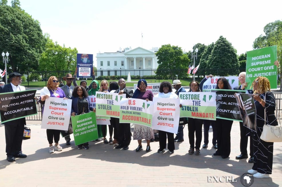 Protesters in front of White House