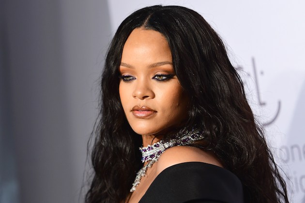Rihanna Makes History as First Female Artist with Ten Songs Surpassing ...