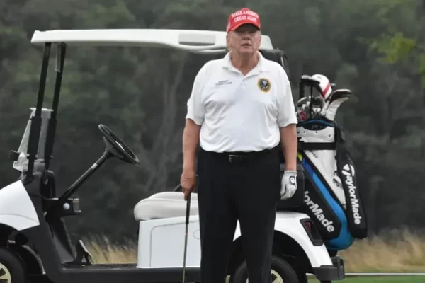 Donald Trump Golfing